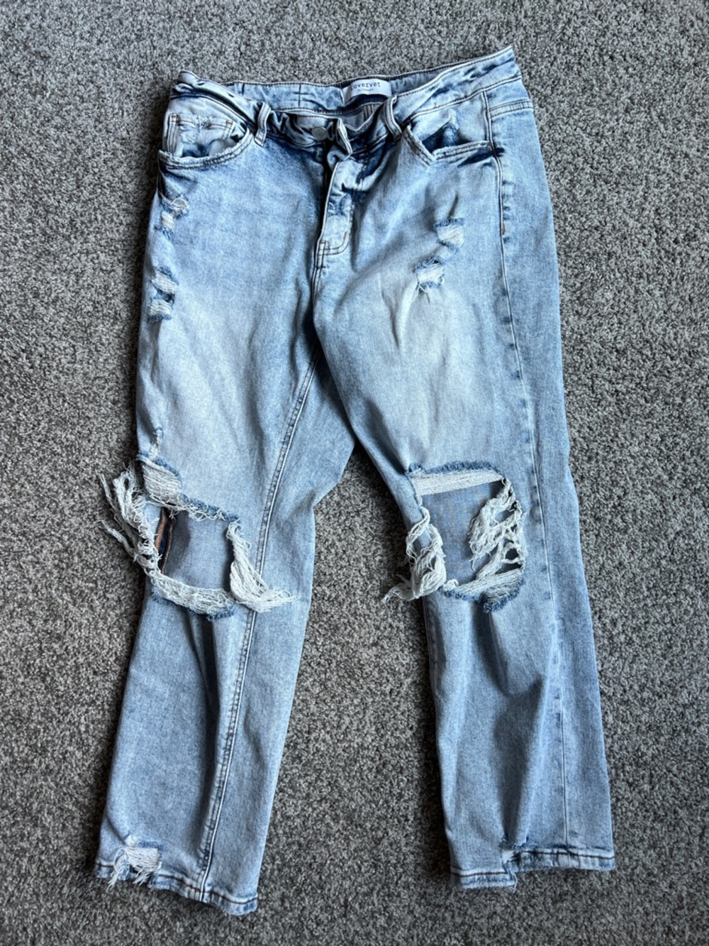 NWOT 🖤LOVERVET Distressed Women’s Boyfriend Jeans - Light Blue
NEW WITHOUT TAGS